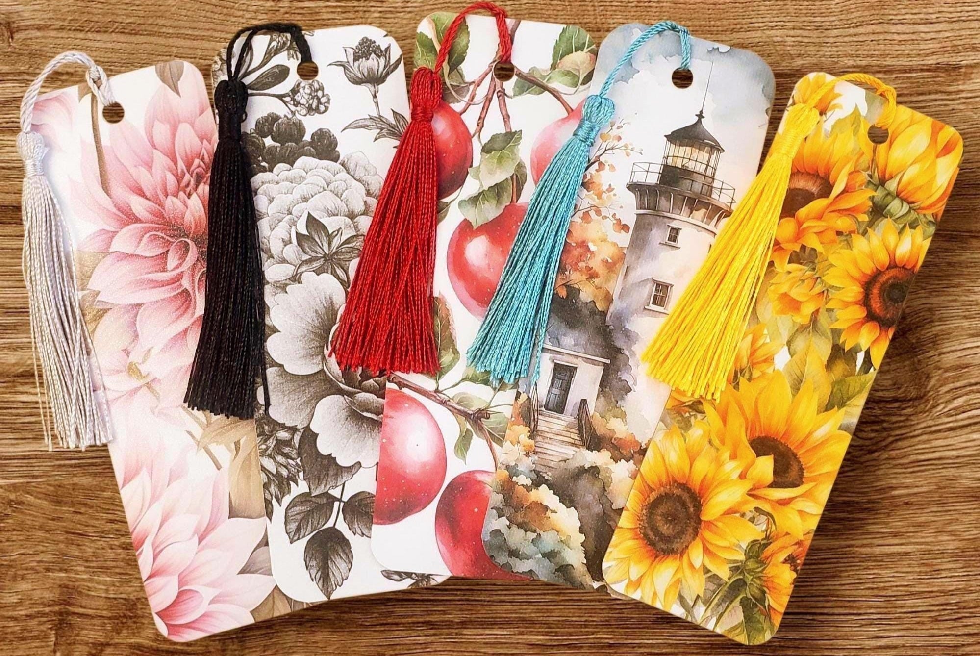 Black and White Floral Printed Bookmark with tassel