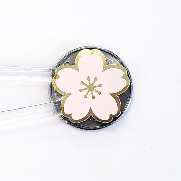 Pink Cherry Blossom Flower Stickers, set of 70 pale pink and gold Sakura flowers stickers for spring weddings, small one half inch flowers.